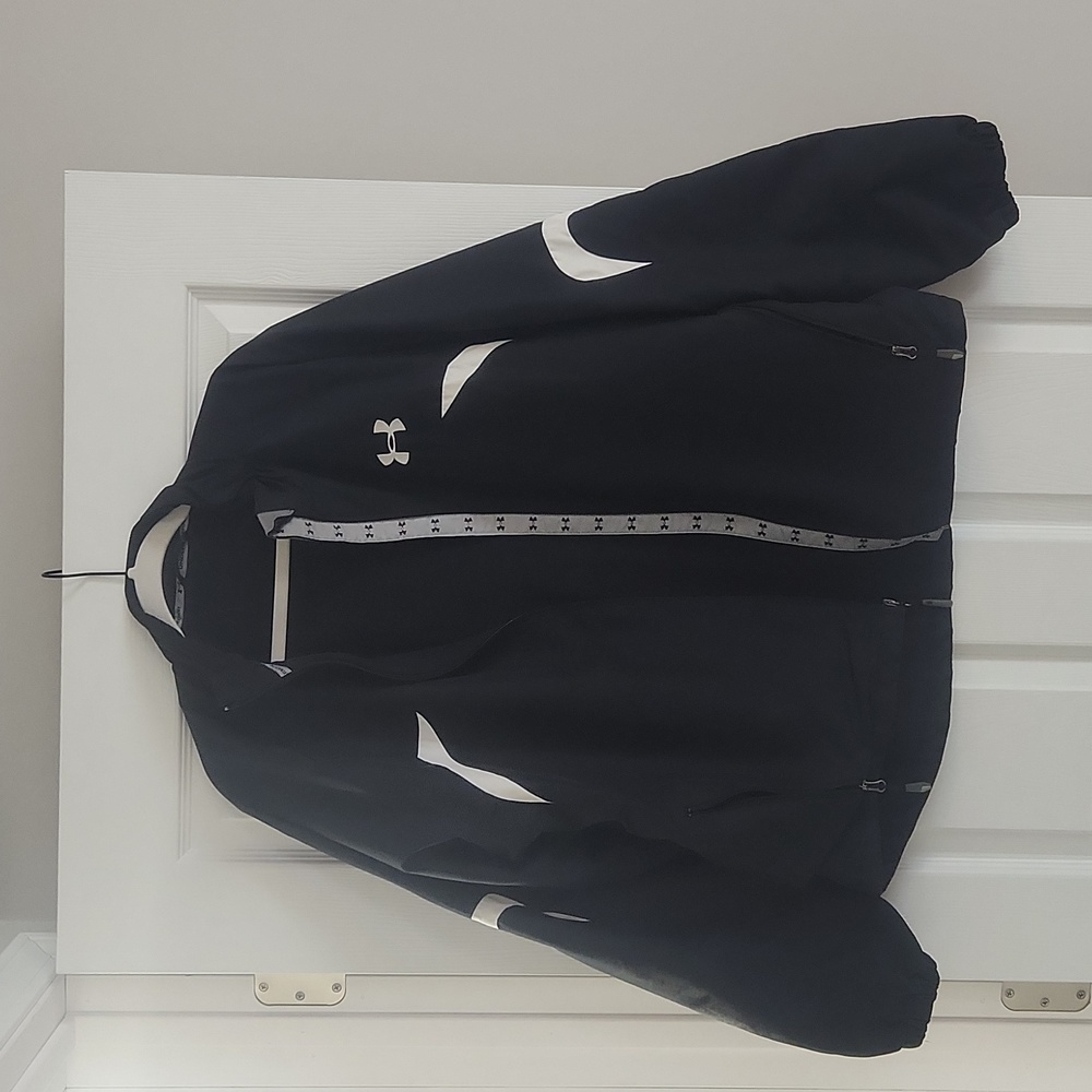 Large Under Armour black fleece-lined polyester shell black jacket